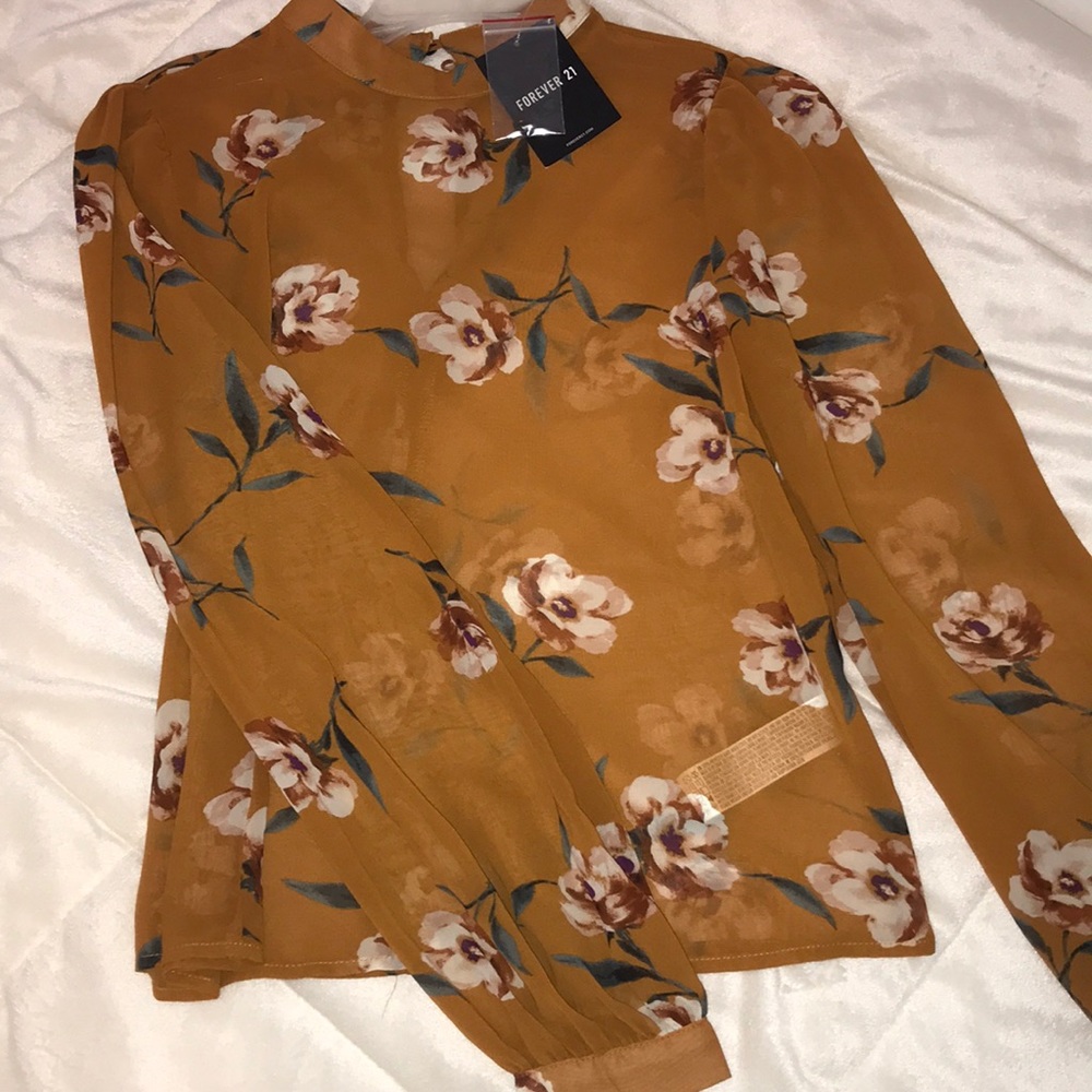 Forever 21 blouse SIZE: S